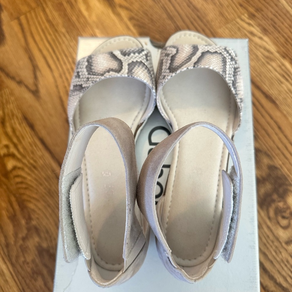 Gabor Gray and Snake Pattern Sandals style 44570 - Picture 5 of 5